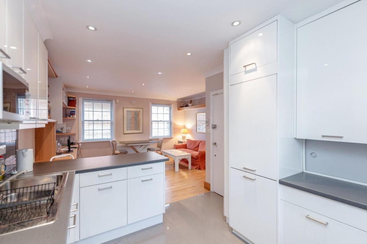Beautiful 1 Bedroom Apartment In Victoria London Exterior photo