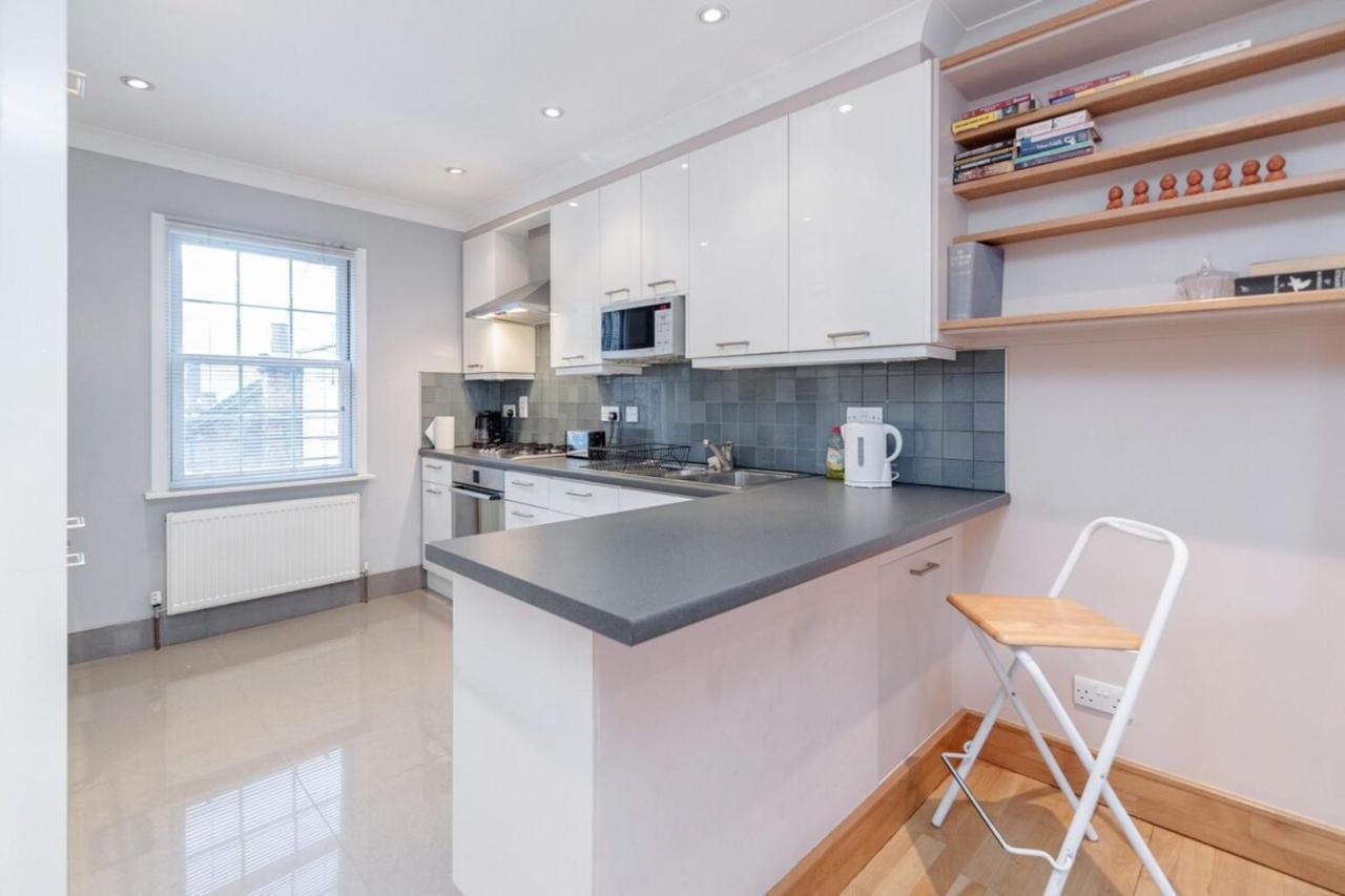 Beautiful 1 Bedroom Apartment In Victoria London Exterior photo